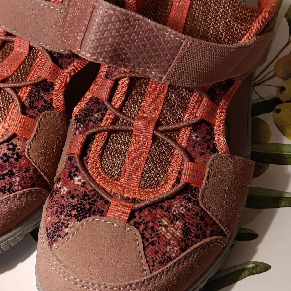 NEW Lands End Water Repellant Adjustable Closed Toe Spirt Sandals - Picture 3 of 10